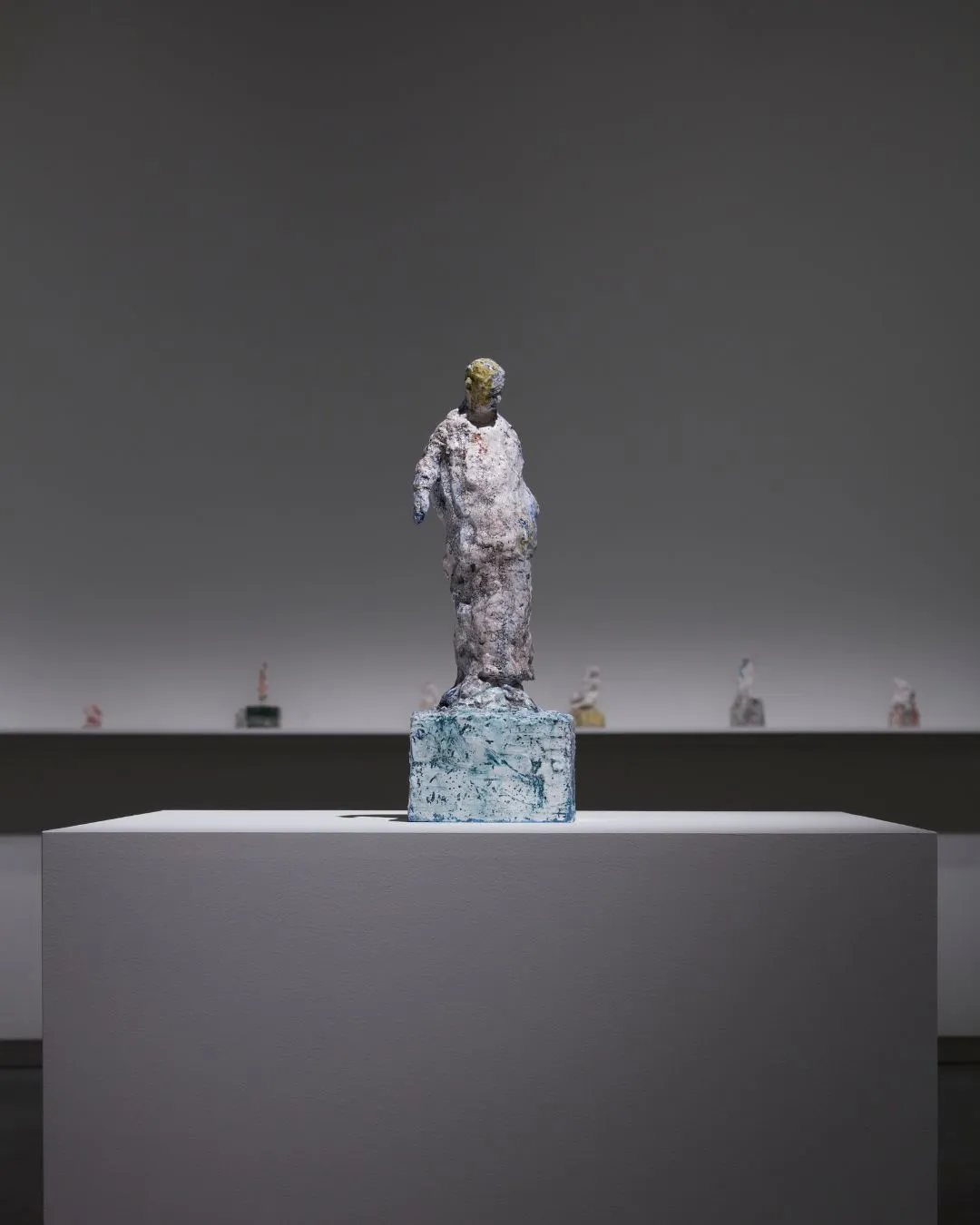 Stephen Benwell, Introspection, 2022, earthenware with porcelain slip. Courtesy of the artist and LON Gallery.