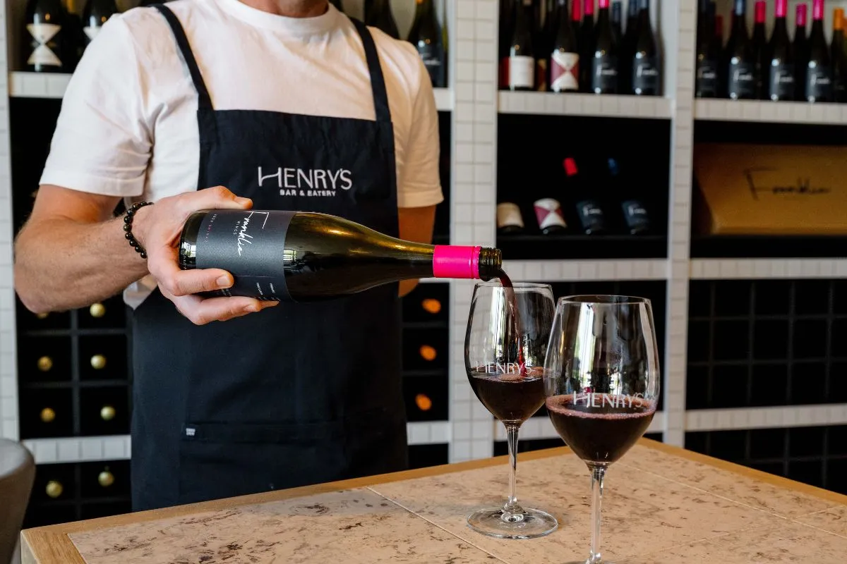 Henry's Bar & Eatery, Kent Town