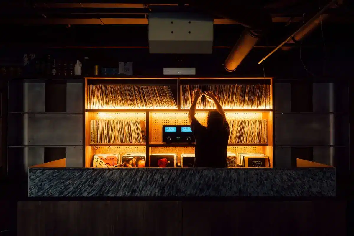 Illuminate Host partner Hondeydripper, Adelaide.